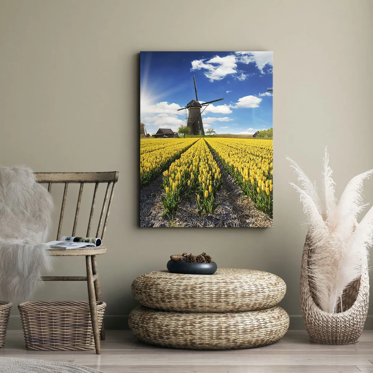 Cuadro sobre lienzo - Impresión de Imagen - Un campo de tulipanes amarillos con molinos de viento en el horizonte. - 50x70cm - No podría ser más holandés - Decoración de pared moderna para salón y dormitorio ARTTOR