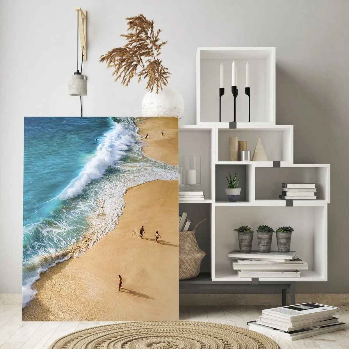 Cuadro sobre vidrio - Impresiones sobre Vidrio - Una playa dorada con agua turquesa y gente caminando por la orilla. - 50x70cm - Y luego el sol, la playa... - Decoración de pared moderna para salón y dormitorio ARTTOR