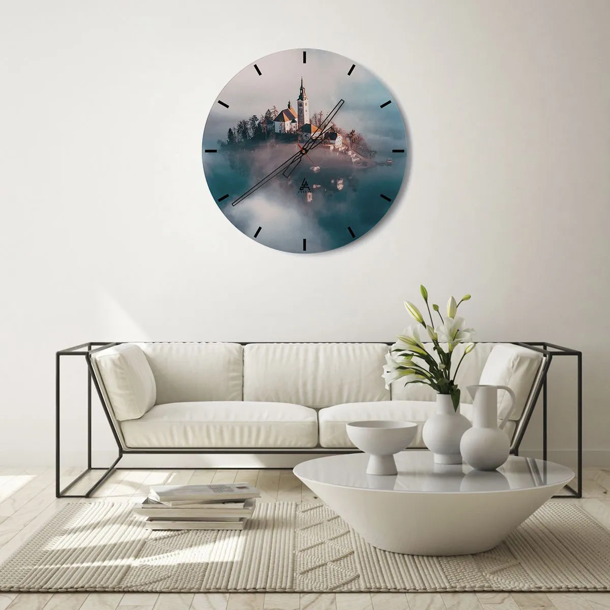 Reloj de pared - Reloj de vidrio - Una isla con una iglesia rodeada de niebla y agua. - 30x30cm - Isla de los sueños - Decoración de pared moderna para salón, cocina y dormitorio ARTTOR