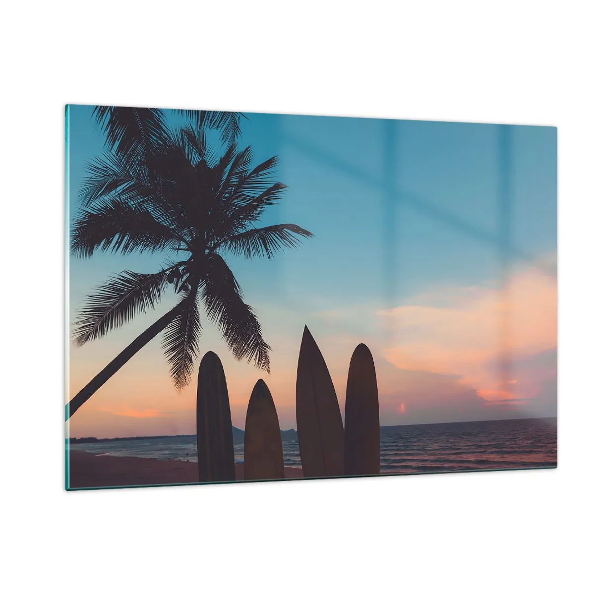 Cuadro sobre vidrio - Impresiones sobre Vidrio - Palmera y tablas de surf en la playa al atardecer - 120x80cm - Mañana también disfrutaremos - Decoración de pared moderna para salón y dormitorio ARTTOR