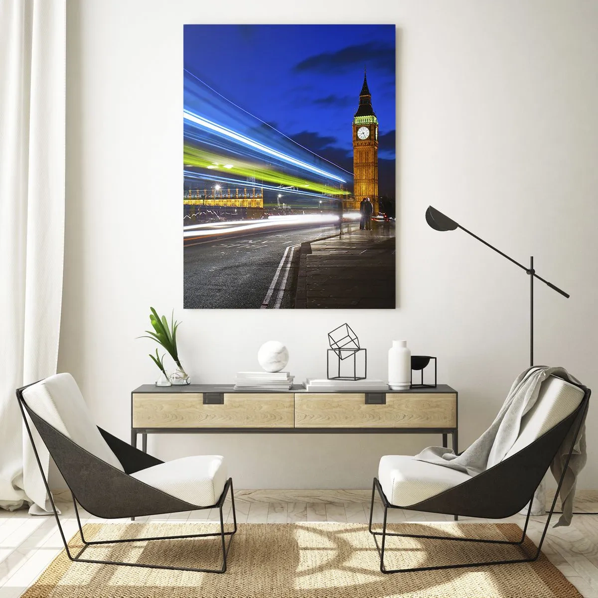 Cuadro sobre vidrio - Impresiones sobre Vidrio - El Big Ben de noche con el efecto de las luces en el tráfico de la calle. - 80x120cm - Bajo la mirada del Big Ben - Decoración de pared moderna para salón y dormitorio ARTTOR