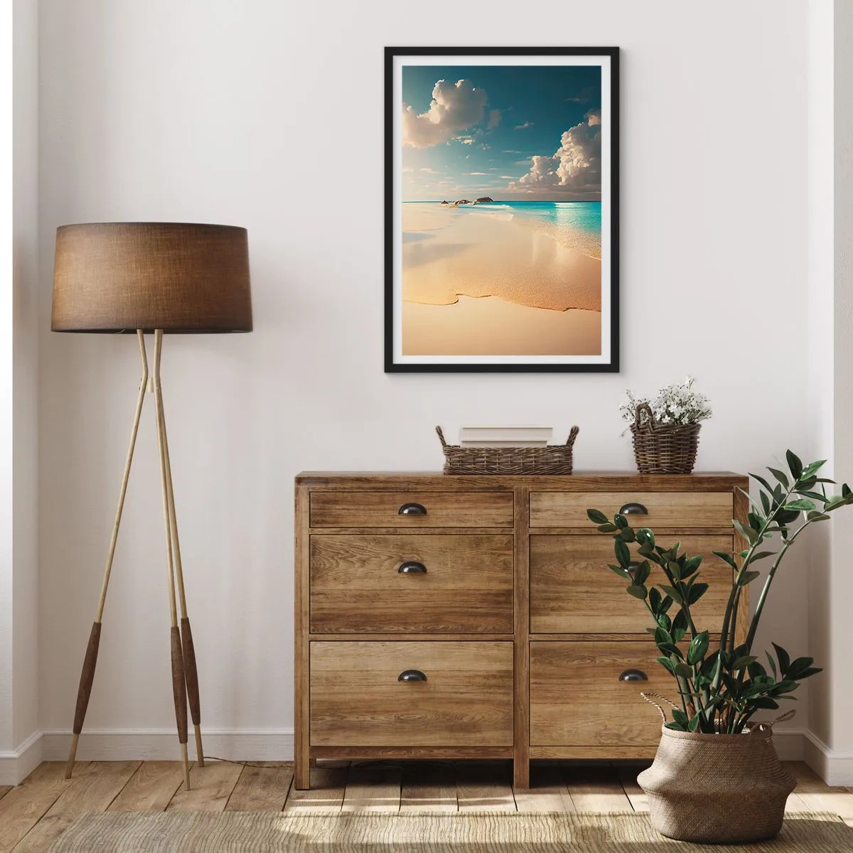 Póster en marco negro - Una playa con agua turquesa, nubes delicadas y arena. - 50x70cm - Un día de ensueño - Decoración de pared moderna para salón y dormitorio ARTTOR