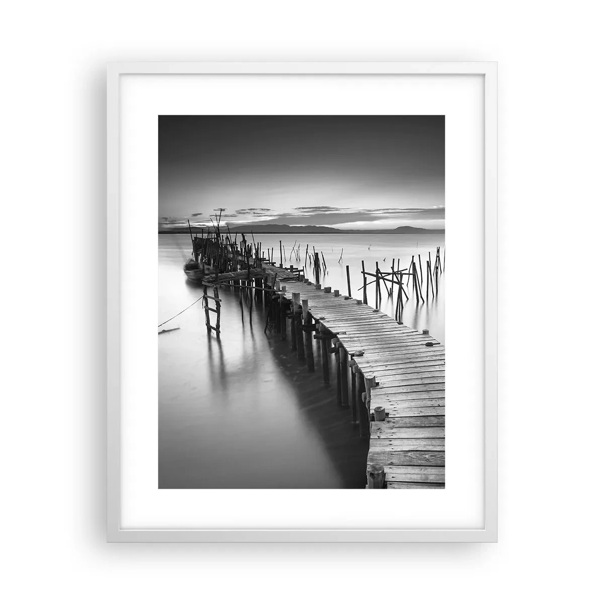 Póster en marco blanco - La calma de una orilla olvidada - 40x50 cm