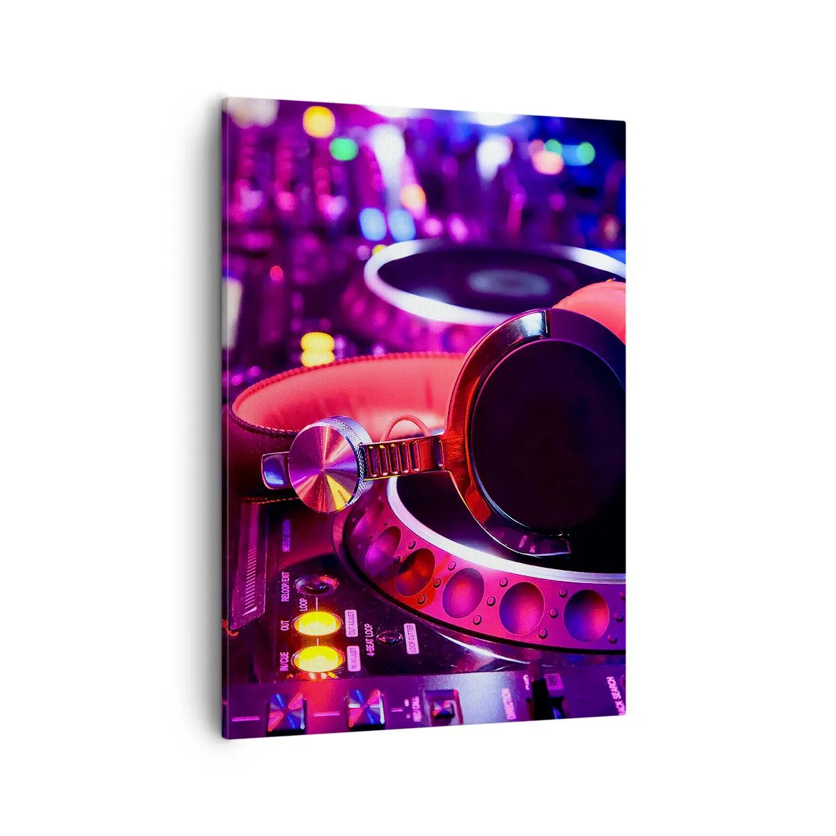 Cuadro sobre lienzo - Impresión de Imagen - Auriculares de DJ en una consola con iluminación de neón. - 50x70cm - Antes de que comience la diversión - Decoración de pared moderna para salón y dormitorio ARTTOR