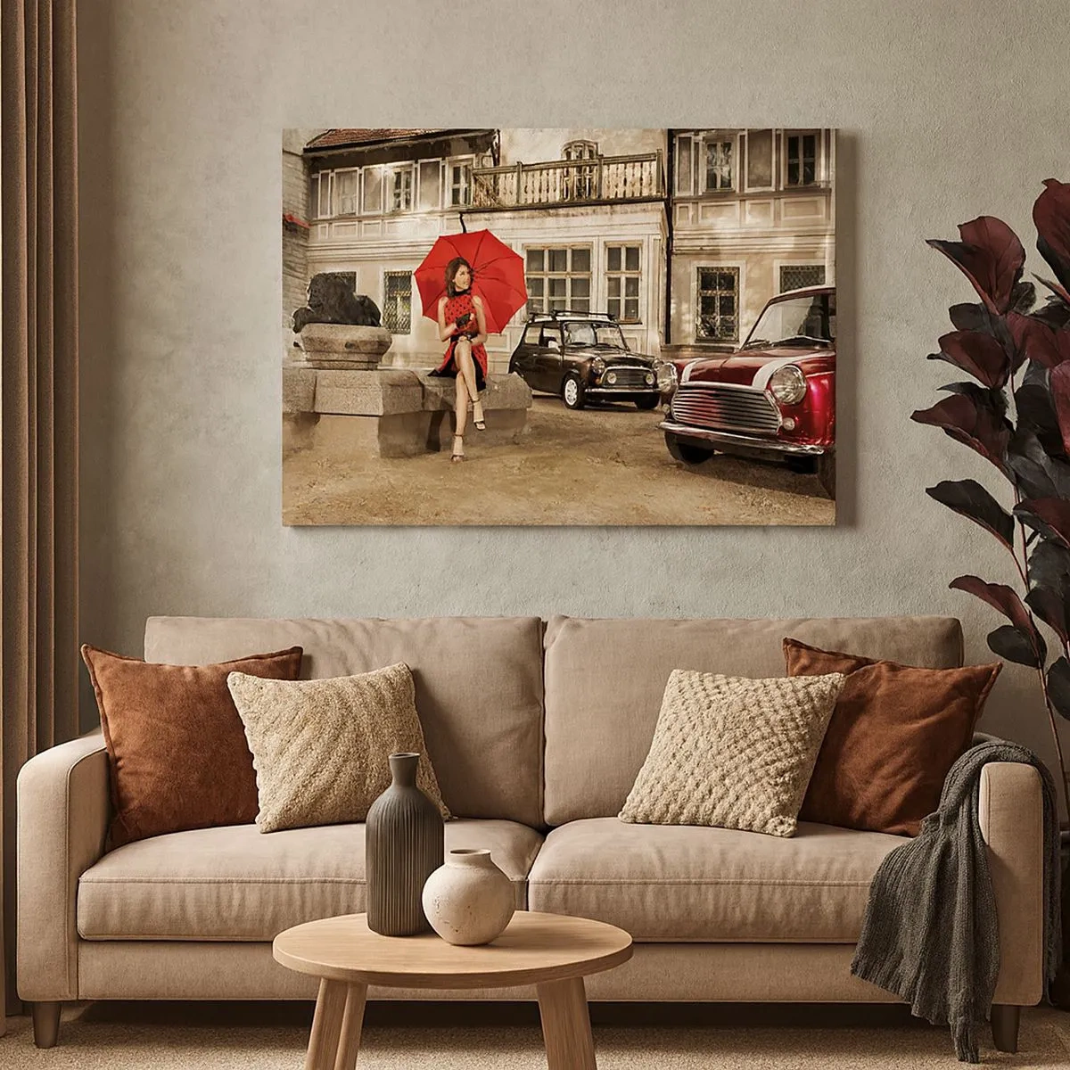 Cuadro sobre lienzo - Impresión de Imagen - Mujer con un paraguas rojo junto a coches clásicos - 70x50cm - Un mini viaje sentimental - Decoración de pared moderna para salón y dormitorio ARTTOR