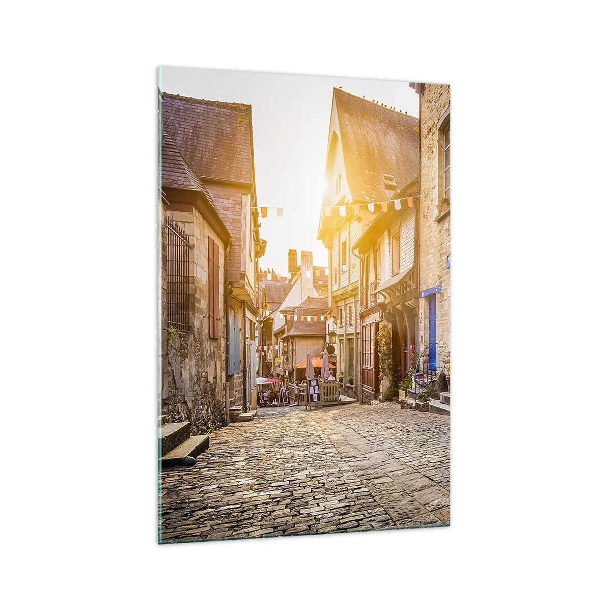 Cuadro sobre vidrio - Impresiones sobre Vidrio - Una encantadora calle con pavimento de piedra bajo la luz del sol. - 70x100cm - El fantasma blanco de la ciudad - Decoración de pared moderna para salón y dormitorio ARTTOR