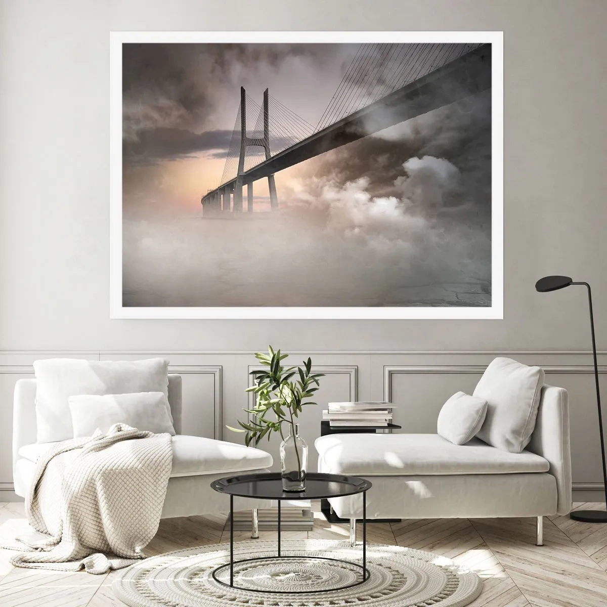 Póster - Un puente sobre un río rodeado de niebla por la mañana. - 100x70cm - Junto al río que no existe - Decoración de pared moderna para salón y dormitorio ARTTOR