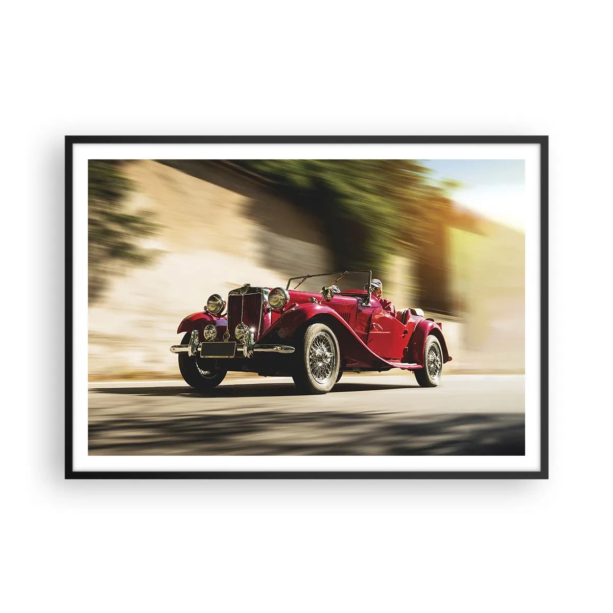 Póster en marco negro - Coche clásico rojo en movimiento en una calle soleada - 100x70cm - Hermosa pieza de museo - Decoración de pared moderna para salón y dormitorio ARTTOR