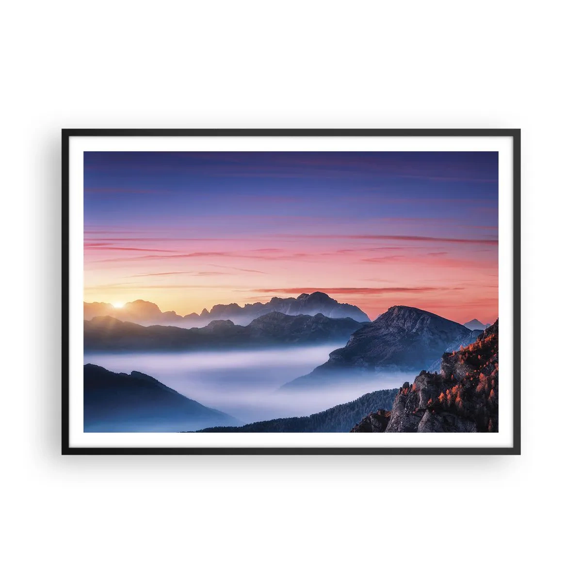 Póster en marco negro - Paisaje de montaña al amanecer con niebla en los valles. - 100x70cm - Sobre los valles - Decoración de pared moderna para salón y dormitorio ARTTOR