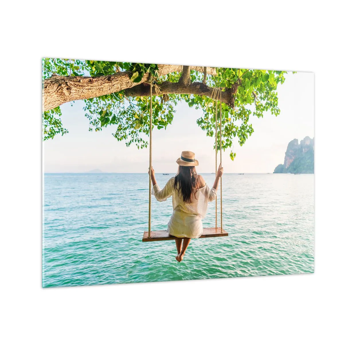 Cuadro sobre vidrio - Impresiones sobre Vidrio - Mujer en un columpio junto al mar en un entorno tropical - 70x50cm - La vida es bella - Decoración de pared moderna para salón y dormitorio ARTTOR