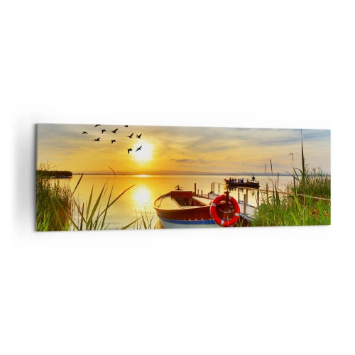 Cuadro sobre lienzo - Impresión de Imagen - Un barco en la orilla de un lago al atardecer. - 160x50cm - Los cormoranes están volando - Decoración de pared moderna para salón y dormitorio ARTTOR