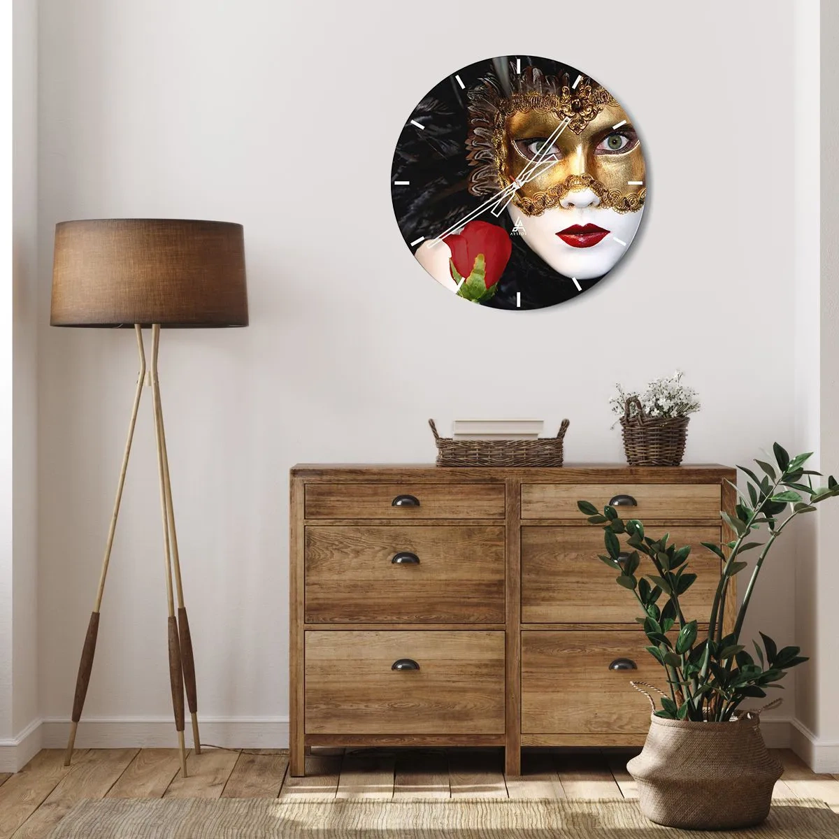 Reloj de pared - Reloj de vidrio - Máscara veneciana dorada con una rosa roja - 30x30cm - Porque la vida es un gran baile - Decoración de pared moderna para salón, cocina y dormitorio ARTTOR
