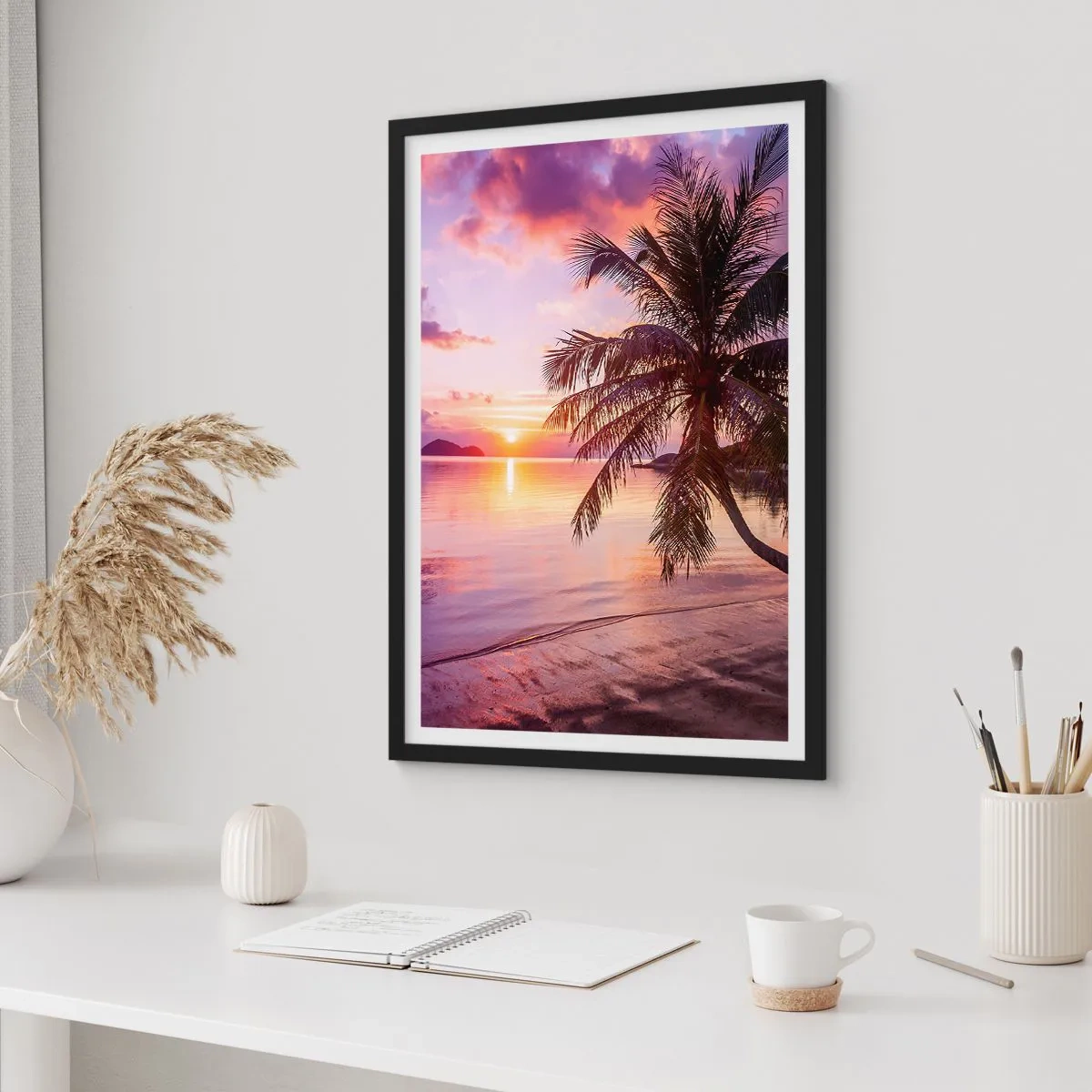 Póster en marco negro - Atardecer tropical con palmeras en la playa - 50x70cm - Hermosura hasta el horizonte - Decoración de pared moderna para salón y dormitorio ARTTOR