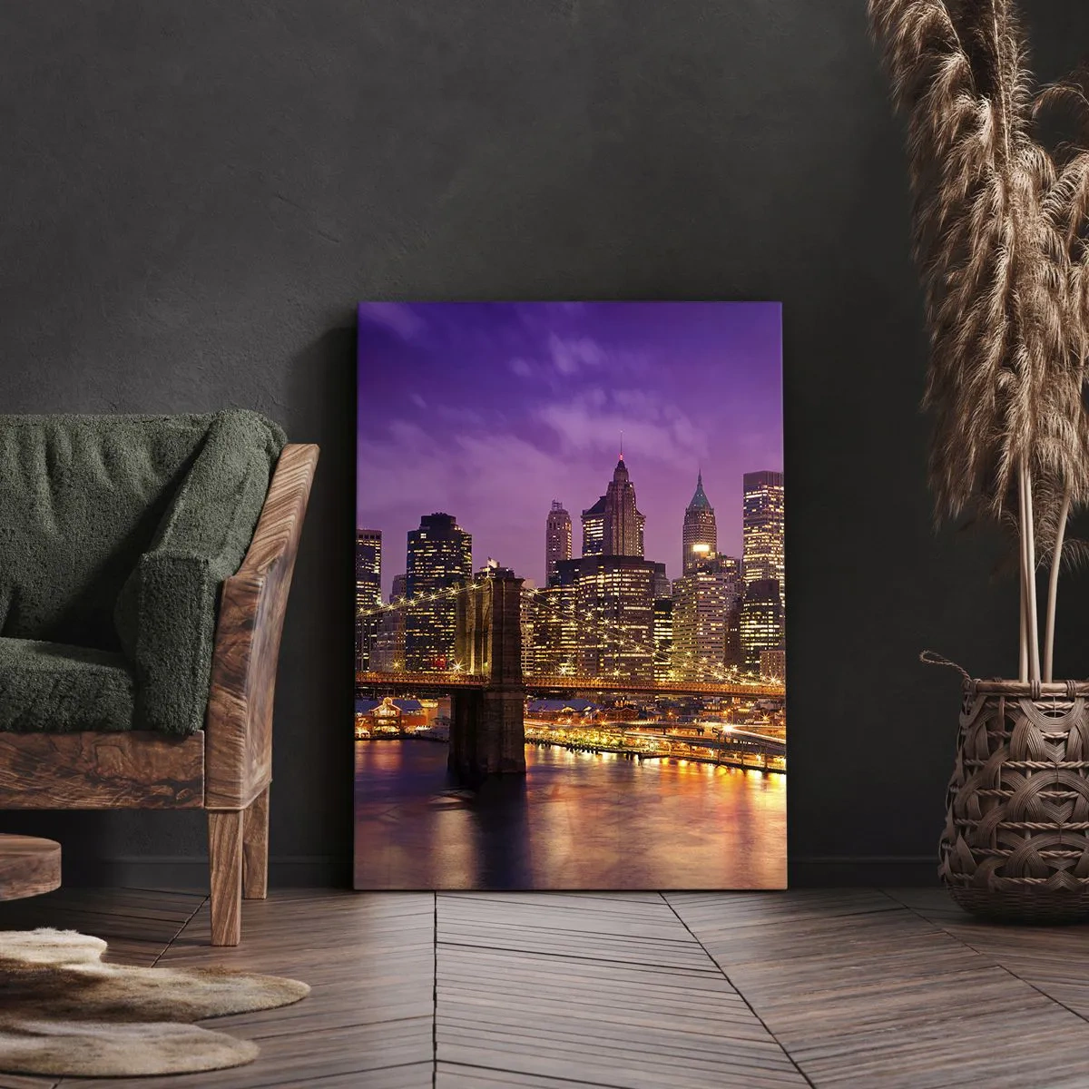 Cuadro sobre lienzo - Impresión de Imagen - Panorama de la ciudad con el puente a la luz del atardecer contra el cielo violeta. - 50x70cm - Manhattan púrpura y dorado - Decoración de pared moderna para salón y dormitorio ARTTOR