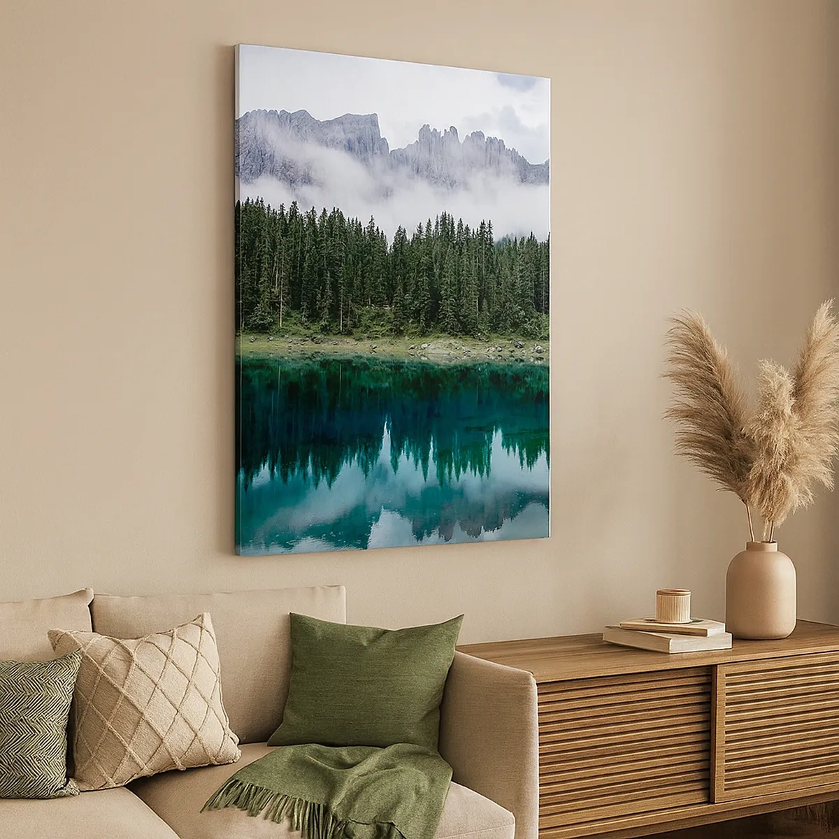 Cuadro sobre lienzo - Impresión de Imagen - Un paisaje de montaña con un bosque y un lago que refleja el cielo. - 50x70cm - Calla, calla, no despertemos al agua dormida.... - Decoración de pared moderna para salón y dormitorio ARTTOR