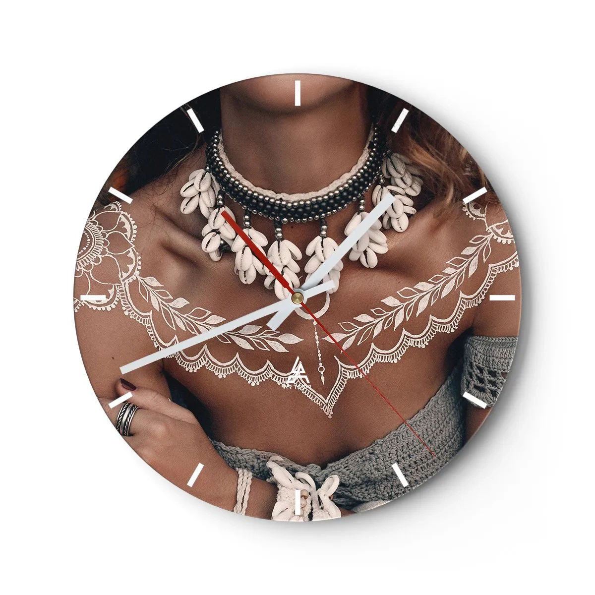 Reloj de pared - Reloj de vidrio - Retrato decorativo de una mujer con joyas étnicas y patrones de henna. - 30x30cm - Talismanes, rituales de feminidad - Decoración de pared moderna para salón, cocina y dormitorio ARTTOR
