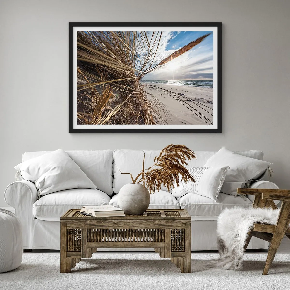 Póster en marco negro - Una playa con hierba seca en las dunas y vistas al mar. - 70x50cm - Una reunión de los elementos - Decoración de pared moderna para salón y dormitorio ARTTOR