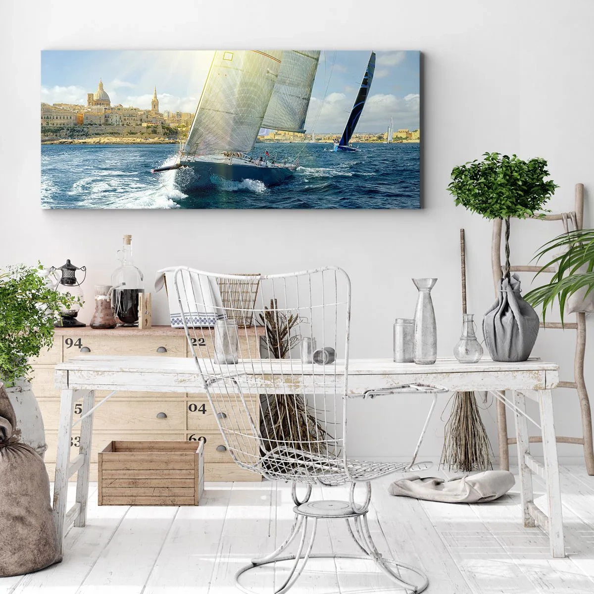 Cuadro sobre lienzo - Impresión de Imagen - Regata con el telón de fondo de una costa soleada - 160x50cm - Hora de abandonar la ciudad - Decoración de pared moderna para salón y dormitorio ARTTOR