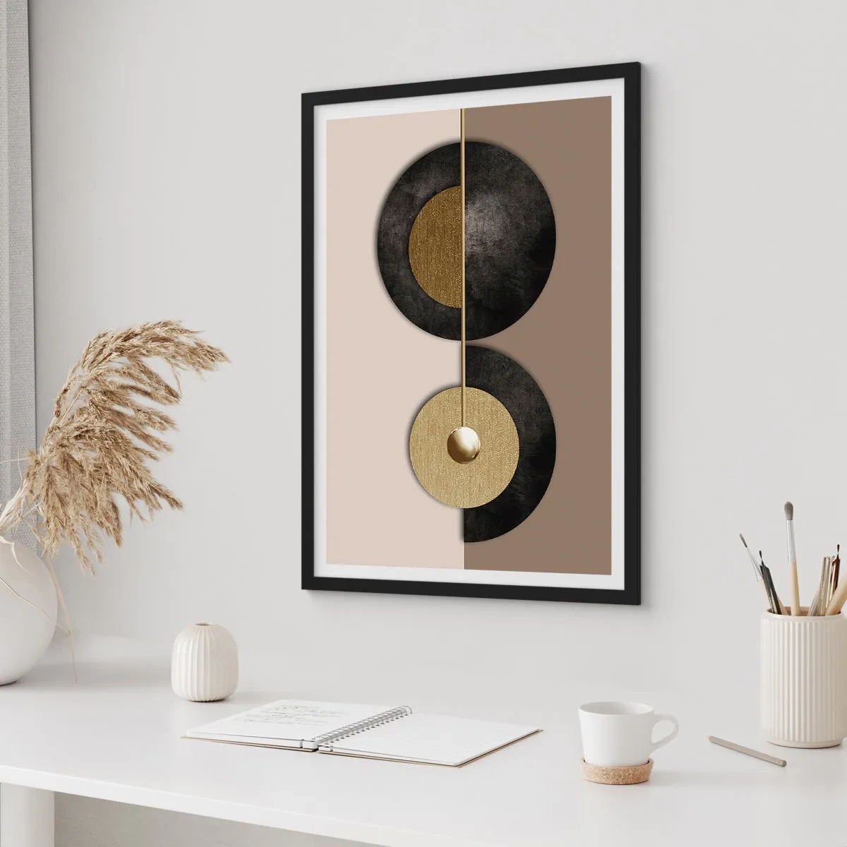 Póster en marco negro - Abstracción moderna con acentos geométricos dorados. - 50x70cm - Variaciones en torno a un círculo - Decoración de pared moderna para salón y dormitorio ARTTOR