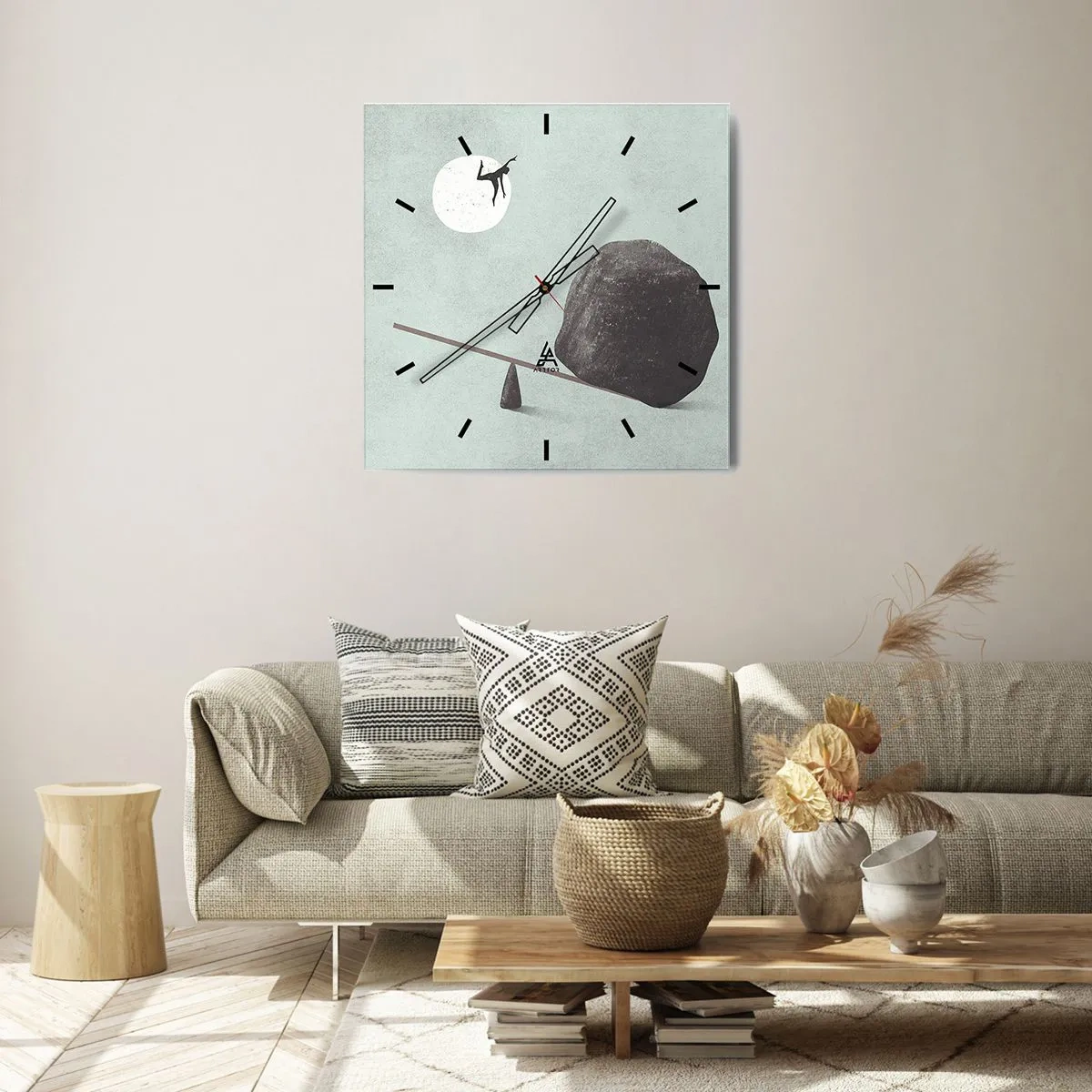 Reloj de pared - Reloj de vidrio - Una escena simbólica con una figura y un equilibrio contra un cielo brillante. - 30x30cm - Un sueño hecho realidad - Decoración de pared moderna para salón y dormitorio ARTTOR