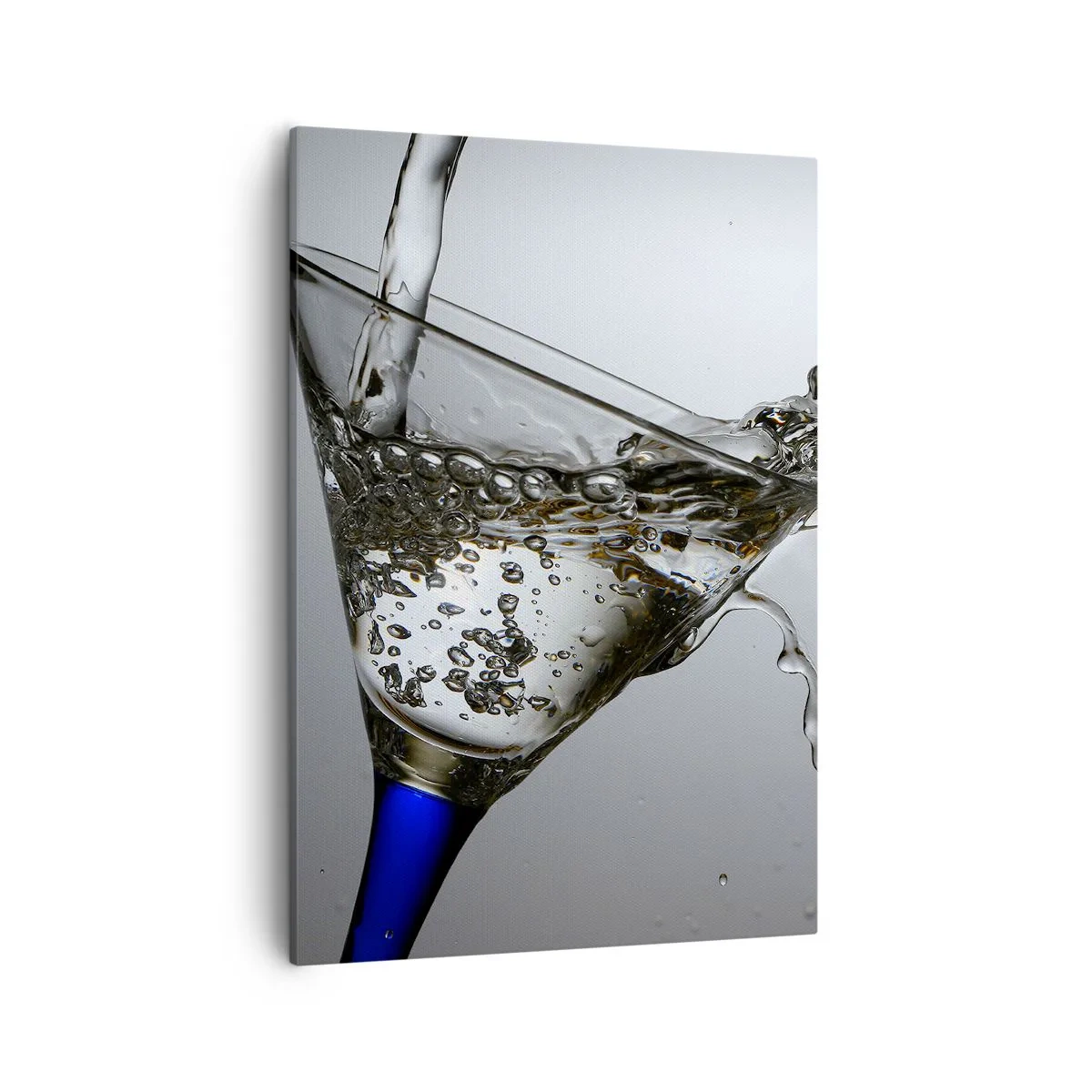 Cuadro sobre lienzo - Impresión de Imagen - Un vaso de agua en movimiento sobre un fondo claro. - 50x70cm - Agua cristalina en vaso de vidrio - Decoración de pared moderna para salón y dormitorio ARTTOR