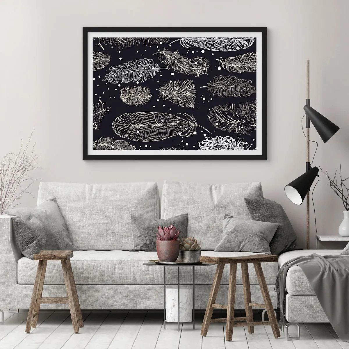 Póster en marco negro - Delicadas plumas blancas sobre un fondo azul marino. - 70x50cm - Encaje de plumas - Decoración de pared moderna para salón y dormitorio ARTTOR