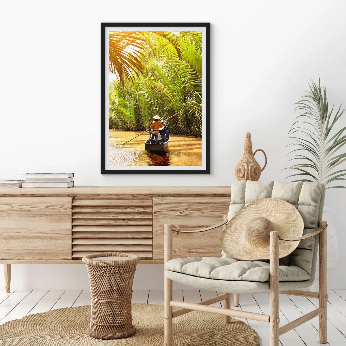 Póster en marco negro - Un barco tradicional en un bosque tropical de palmeras iluminado por el sol. - 50x70cm - En un túnel de palmeras - Decoración de pared moderna para salón y dormitorio ARTTOR