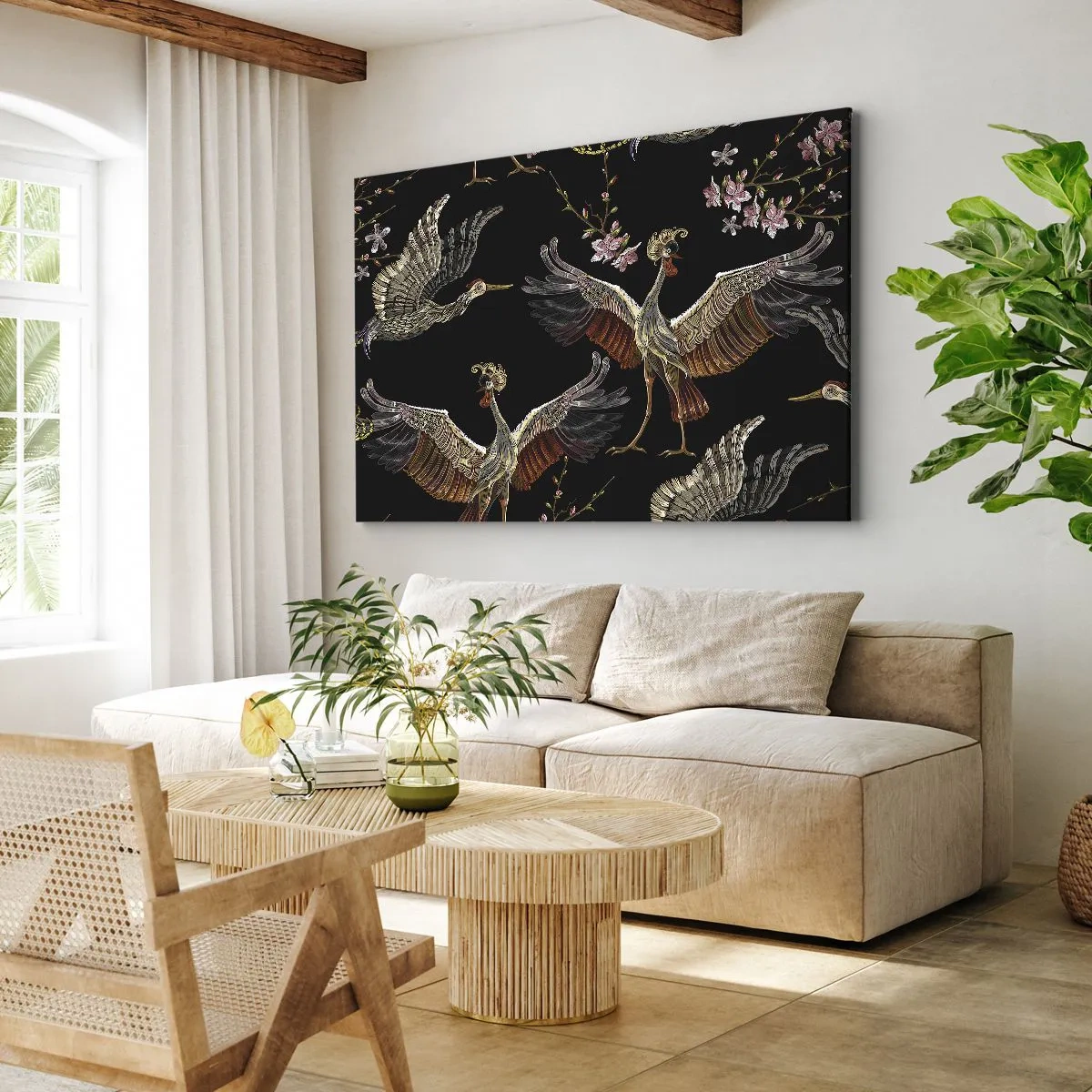 Cuadro sobre lienzo - Impresión de Imagen - Grullas y flores elegantes sobre un fondo negro. - 70x50cm - Aves de cuento de hadas - Decoración de pared moderna para salón y dormitorio ARTTOR