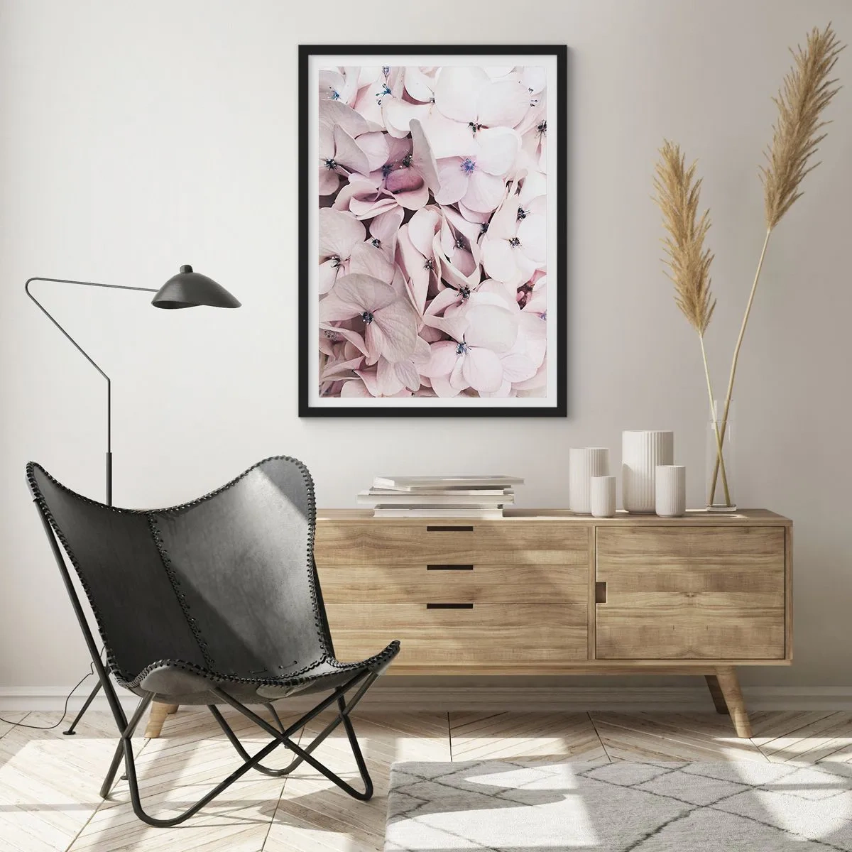 Póster en marco negro - Delicadas hortensias en tonos pastel en primer plano - 50x70cm - En un torrente de flores - Decoración de pared moderna para salón y dormitorio ARTTOR