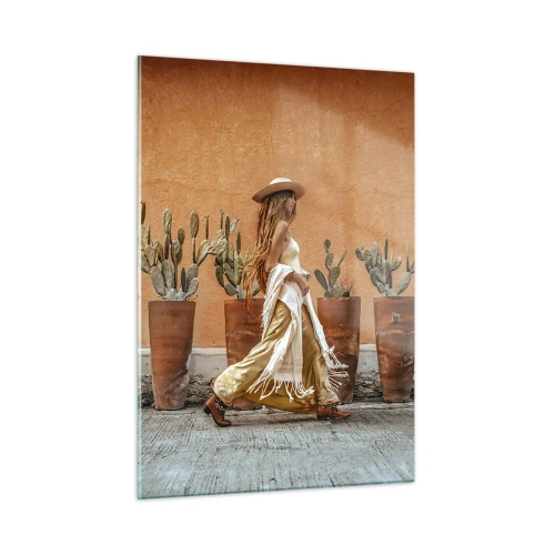 Cuadro sobre vidrio - Impresiones sobre Vidrio - Una mujer de estilo boho paseando entre macetas de cactus. - 50x70cm - Estilo hippie - Decoración de pared moderna para salón y dormitorio ARTTOR