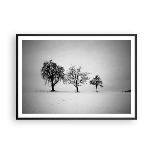 Póster en marco negro - Tres árboles en un campo nevado en estilo monocromático. - 100x70cm - ¿Con qué sueñan? - Decoración de pared moderna para salón y dormitorio ARTTOR