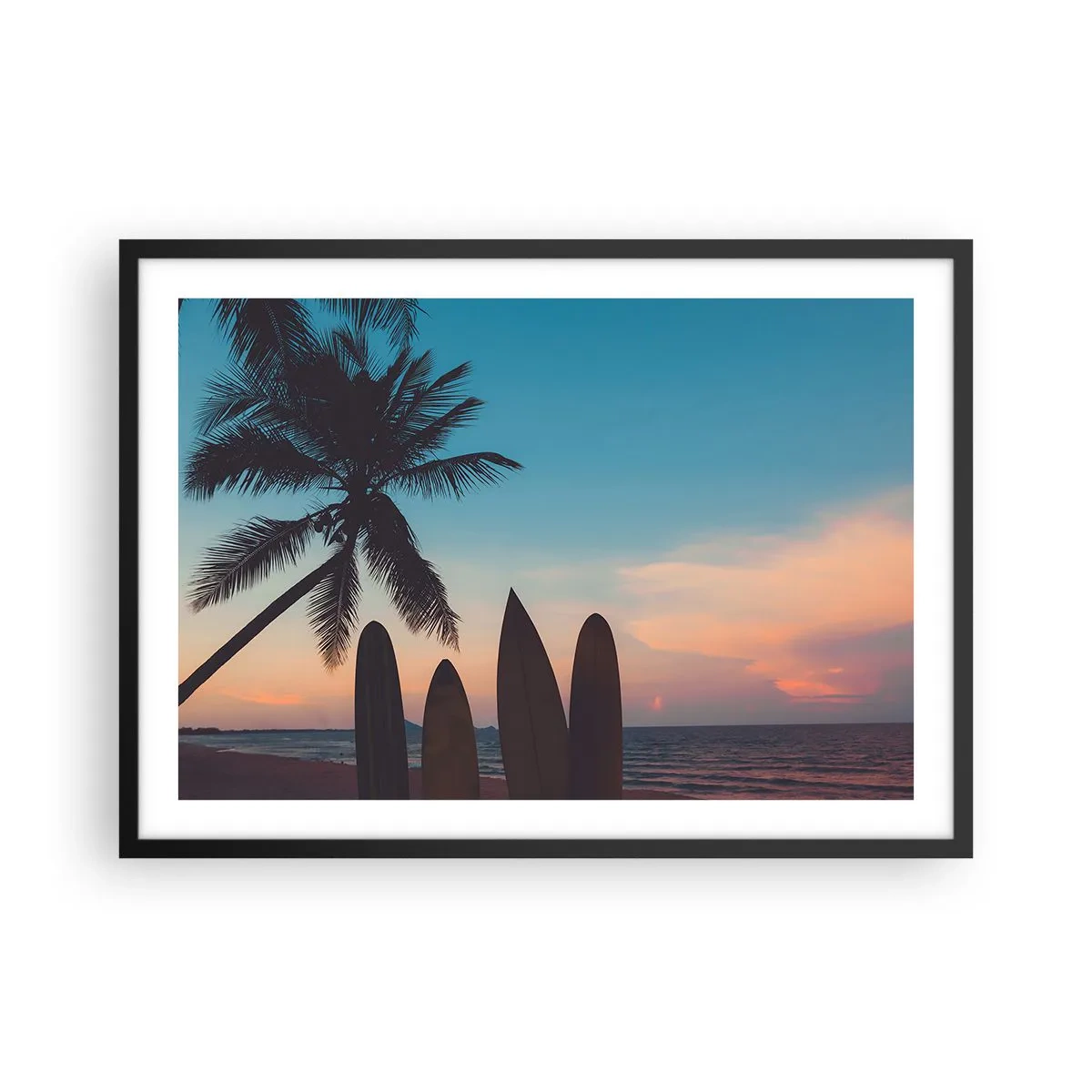 Póster en marco negro - Tablas de surf con una palmera y una puesta de sol como telón de fondo - 70x50cm - Mañana también disfrutaremos - Decoración de pared moderna para salón y dormitorio ARTTOR