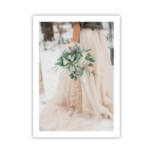 Póster - Una novia con un vestido beige sosteniendo un ramo en la nieve. - 50x70cm - Y vivieron felices para siempre - Decoración de pared moderna para salón y dormitorio ARTTOR