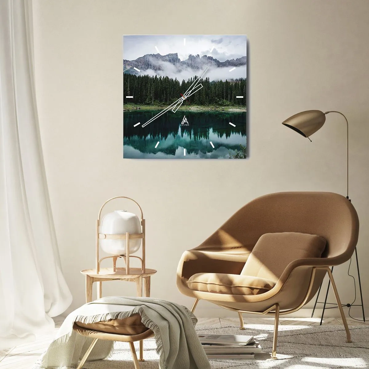 Reloj de pared - Reloj de vidrio - Un paisaje de montaña con un bosque y un lago que refleja el cielo. - 30x30cm - Calla, calla, no despertemos al agua dormida.... - Decoración de pared moderna para salón y dormitorio ARTTOR