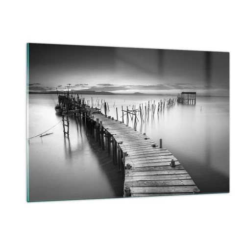 Cuadro sobre vidrio - Impresiones sobre Vidrio - Una vista en blanco y negro de un embarcadero de madera sobre el agua. - 120x80cm - La calma de una orilla olvidada - Decoración de pared moderna para salón y dormitorio ARTTOR