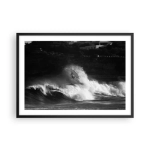 Póster en marco negro - Un surfista montando una ola en monocromo. - 70x50cm - Desafío aceptado - Decoración de pared moderna para salón y dormitorio ARTTOR