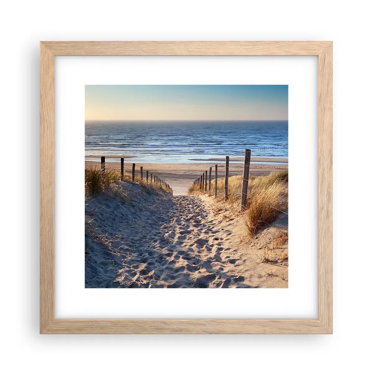Póster en marco roble claro - El sonido del mar, el canto de los pájaros, una playa virgen entre las dunas... - 30x30 cm