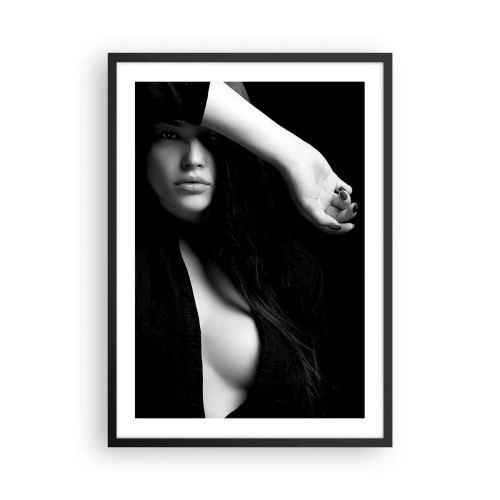 Póster en marco negro - Fotografía en blanco y negro de una mujer con una mirada misteriosa. - 50x70cm - Escuela de seducción - Decoración de pared moderna para salón y dormitorio ARTTOR