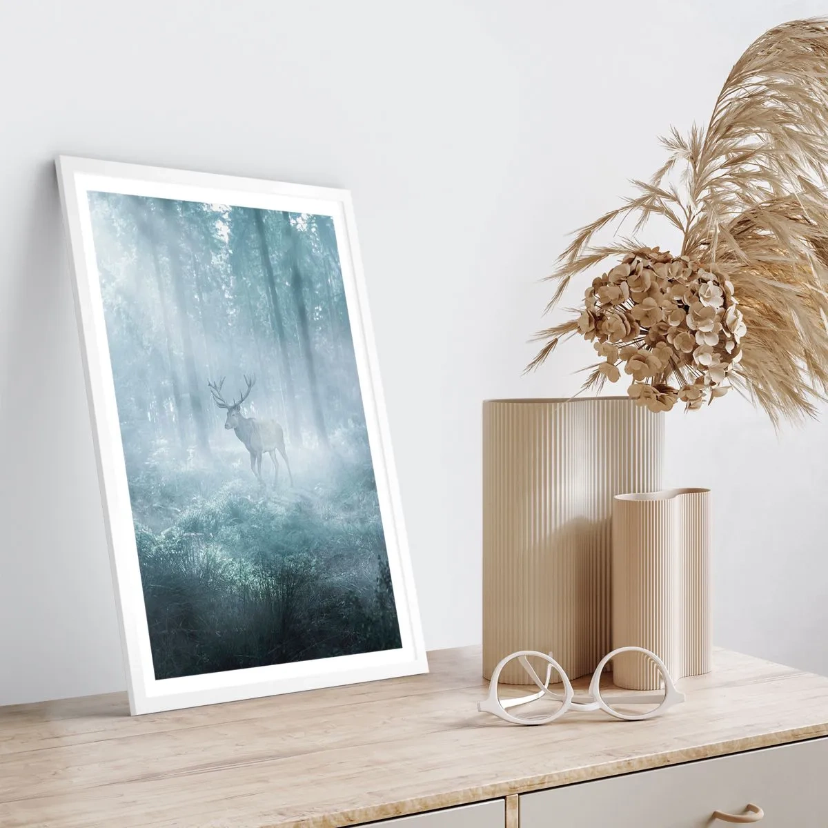 Póster en marco blanco - Ronda matutina por la finca - 40x50 cm