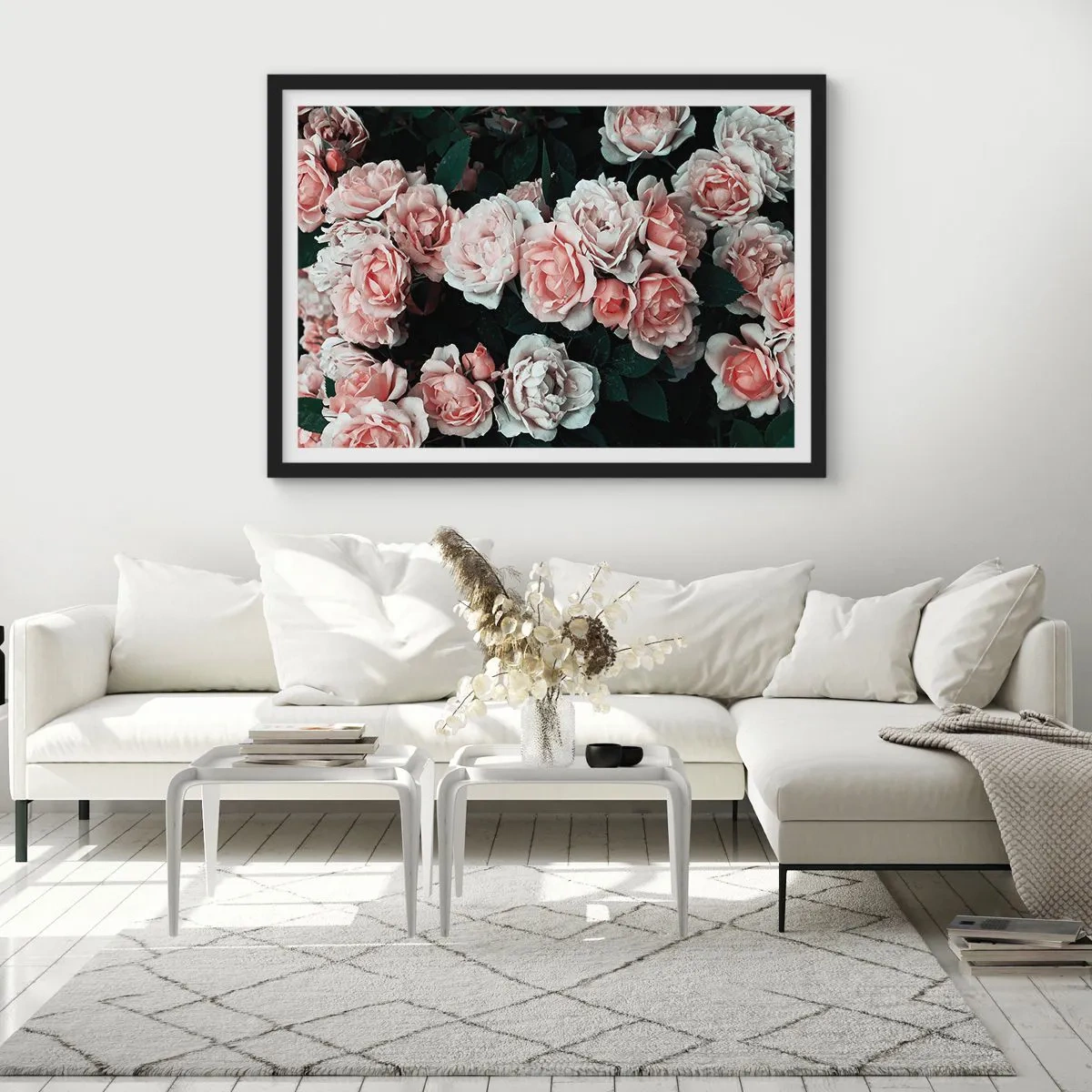 Póster en marco negro - Rosas rosadas sobre un fondo oscuro en una composición sutil. - 70x50cm - Conjunto de rosas - Decoración de pared moderna para salón y dormitorio ARTTOR