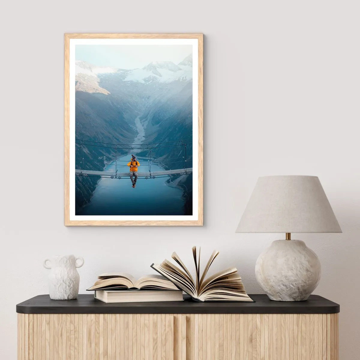 Póster en marco roble claro - Encanto suspensión - 70x100 cm