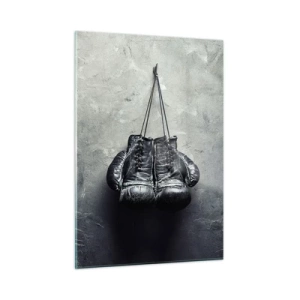 Cuadro sobre vidrio - Impresiones sobre Vidrio - Guantes de boxeo negros colgados en la pared - 50x70cm - Tiempo de lucha y tiempo de paz - Decoración de pared moderna para salón y dormitorio ARTTOR