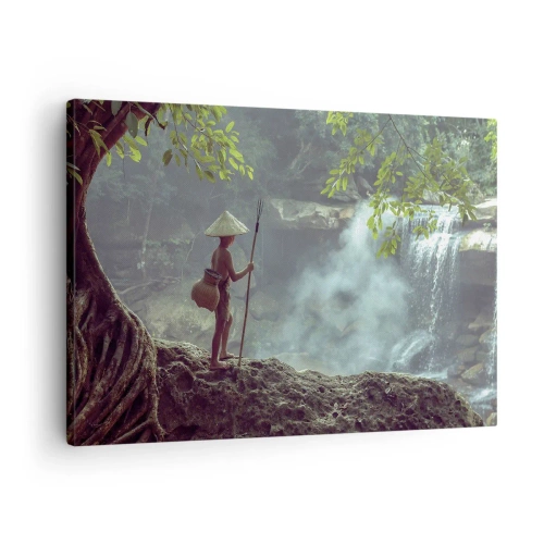 Cuadro sobre lienzo - Impresión de Imagen - Una figura con una lanza en una cascada en un bosque tropical. - 70x50cm - Amistad con la naturaleza - Decoración de pared moderna para salón y dormitorio ARTTOR