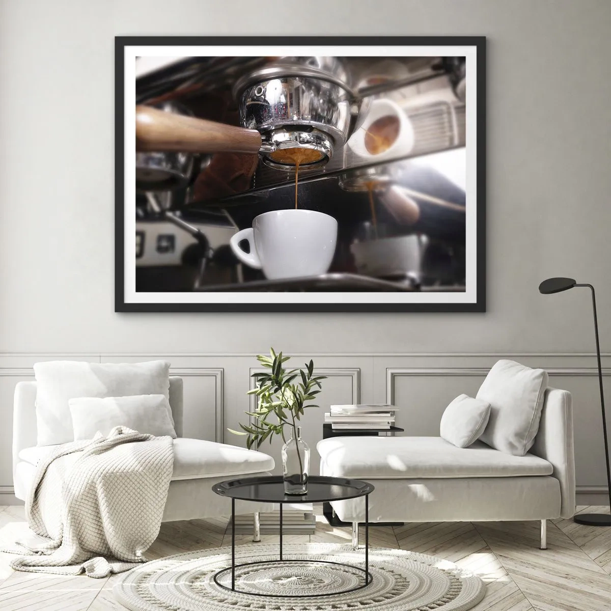 Póster en marco negro - Primer plano de una máquina de café preparando una dosis fresca de espresso - 70x50cm - El mejor momento del día - Decoración de pared moderna para salón y dormitorio ARTTOR