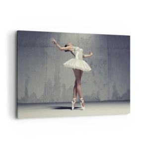 Cuadro sobre lienzo - Impresión de Imagen - Una bailarina de ballet con un vestido blanco frente a una pared sin rematar. - 100x70cm - Ligero como un pájaro - Decoración de pared moderna para salón y dormitorio ARTTOR