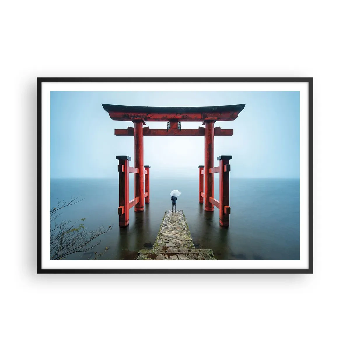 Póster en marco negro - Una puerta torii con vistas a un lago tranquilo en Japón - 100x70cm - Ensueño japonés - Decoración de pared moderna para salón y dormitorio ARTTOR