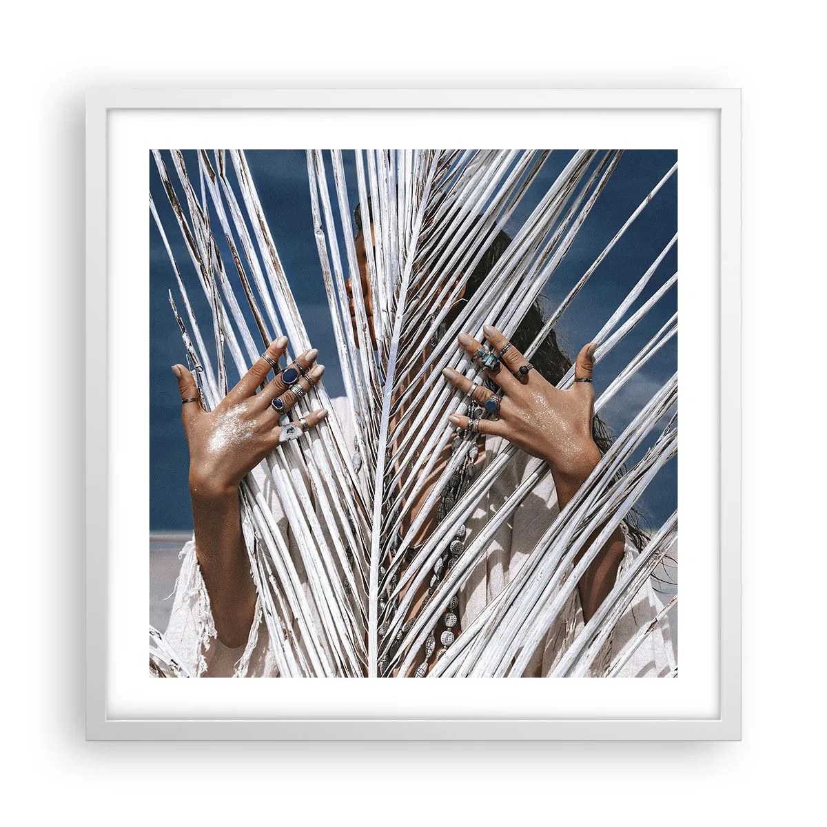 Póster en marco blanco - ¿La mujer chamana? - 50x50 cm