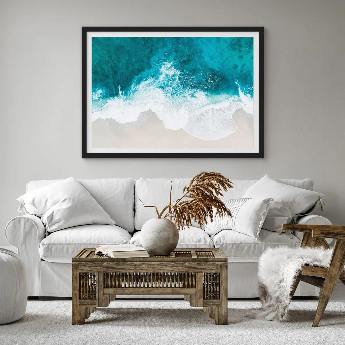 Póster en marco negro - Olas del océano turquesa sobre arena clara - 70x50cm - Una caricia natural - Decoración de pared moderna para salón y dormitorio ARTTOR