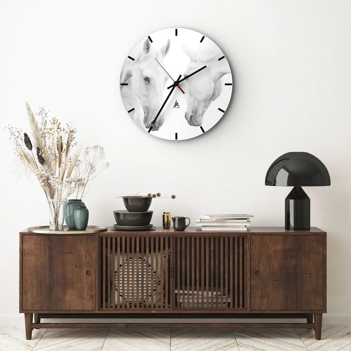Reloj de pared - Reloj de vidrio - Dos caballos blancos parados uno frente al otro sobre un fondo blanco. - 30x30cm - ¿Es esto realmente la amistad...? - Decoración de pared moderna para salón, cocina y dormitorio ARTTOR