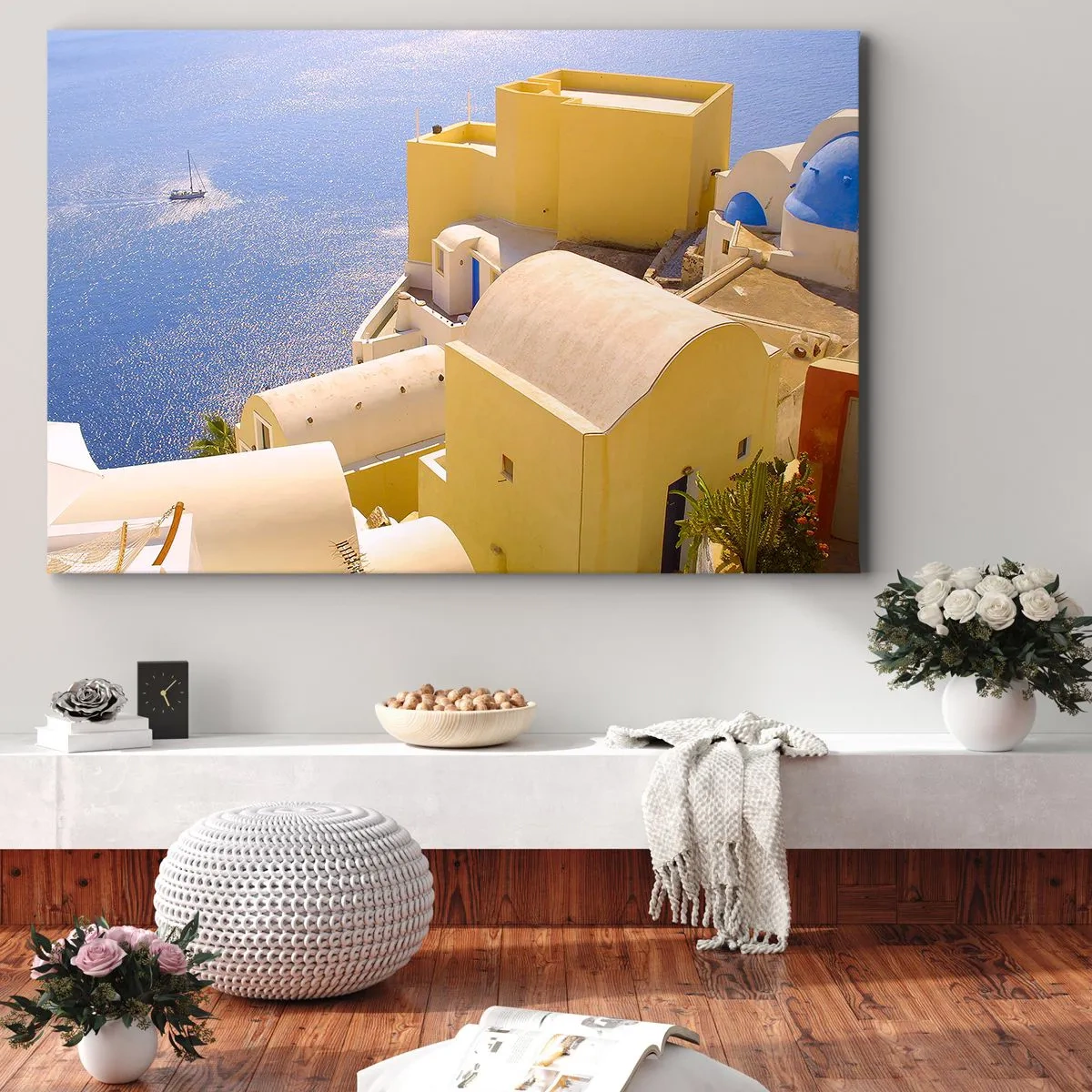 Cuadro sobre lienzo - Impresión de Imagen - Arquitectura griega con vistas al mar y un barco al fondo. - 120x80cm - Paisaje griego en blanco y azul - Decoración de pared moderna para salón y dormitorio ARTTOR